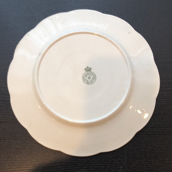 2 Ceramic Pottery Porcelain Plates - Picture 6 of 7